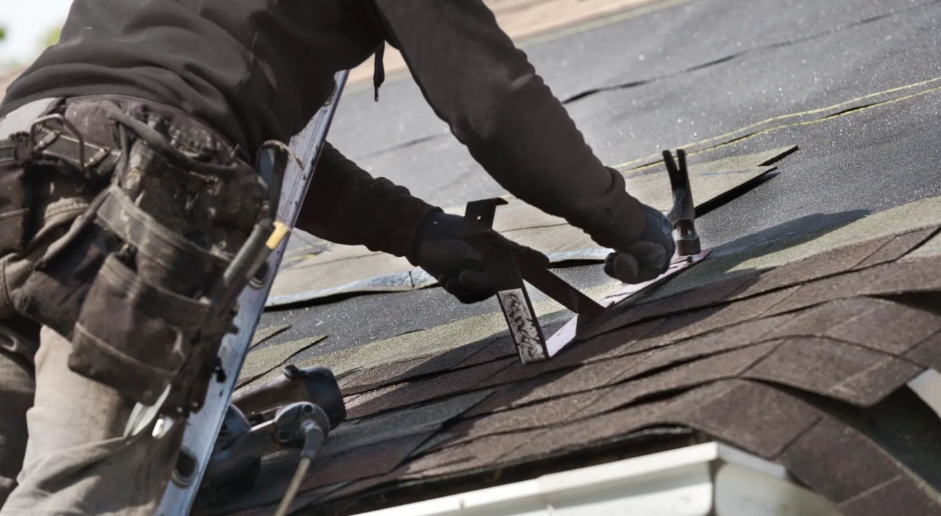 Professional roof repair service in Los Banos, CA